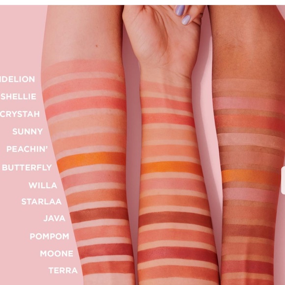 Benefit Cosmetics Peachin’ Golden Nectar Blush golden peach soft-shimmer finish - Picture 5 of 9